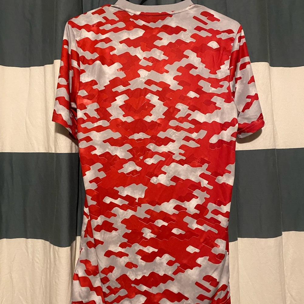 Adidas Red and White Manchester United - Picture 6 of 6